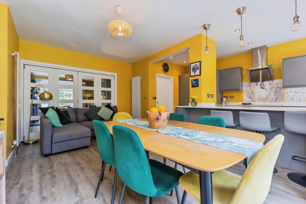 Property photo 2 of 25 Pbox-Img.Jpg