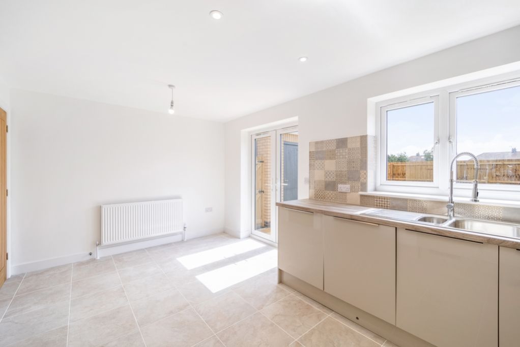 Property photo 3 of 17 23 Kitchen 2