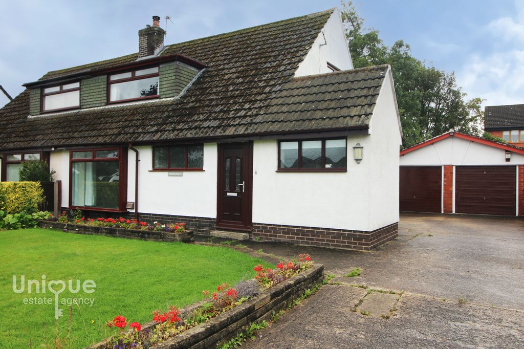 Property photo 2 of 25