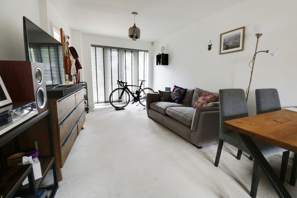 Property photo 2 of 15 5288522