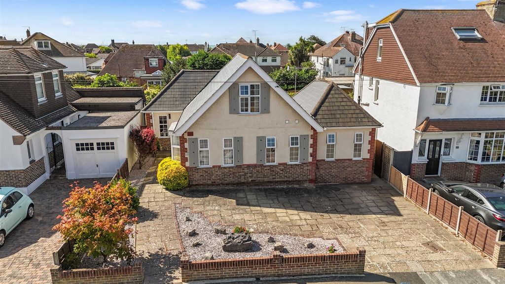 Property photo 1 of 31 Brook Barn Way, 15-002.Jpg