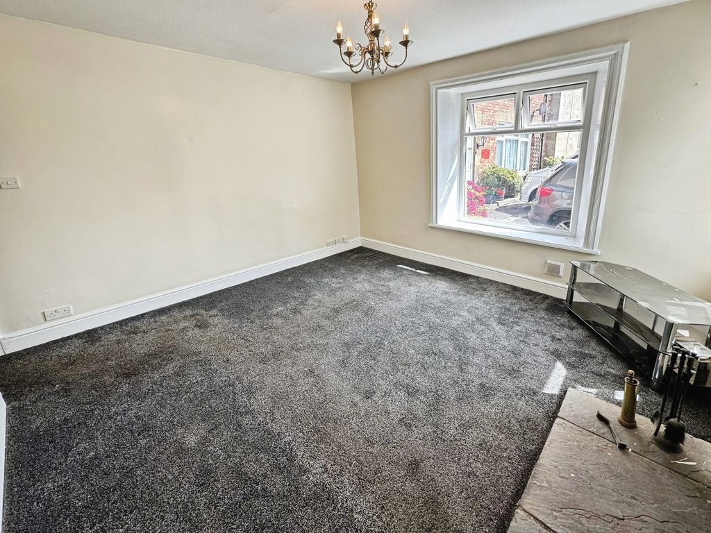 Property photo 3 of 10 Photo 8