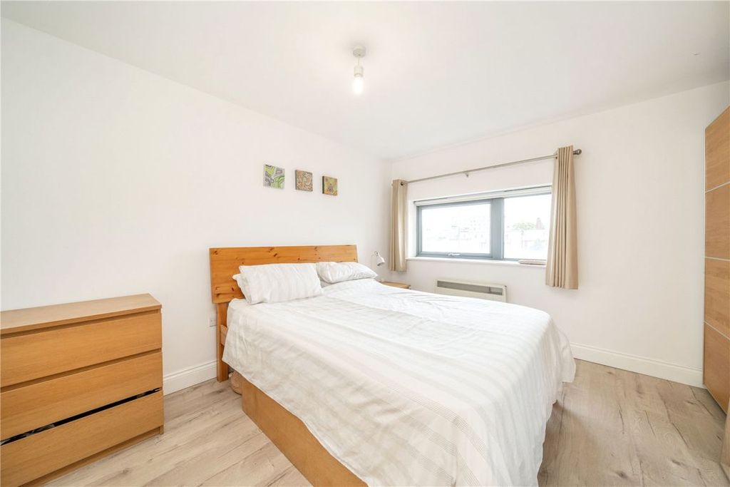 Property photo 3 of 6