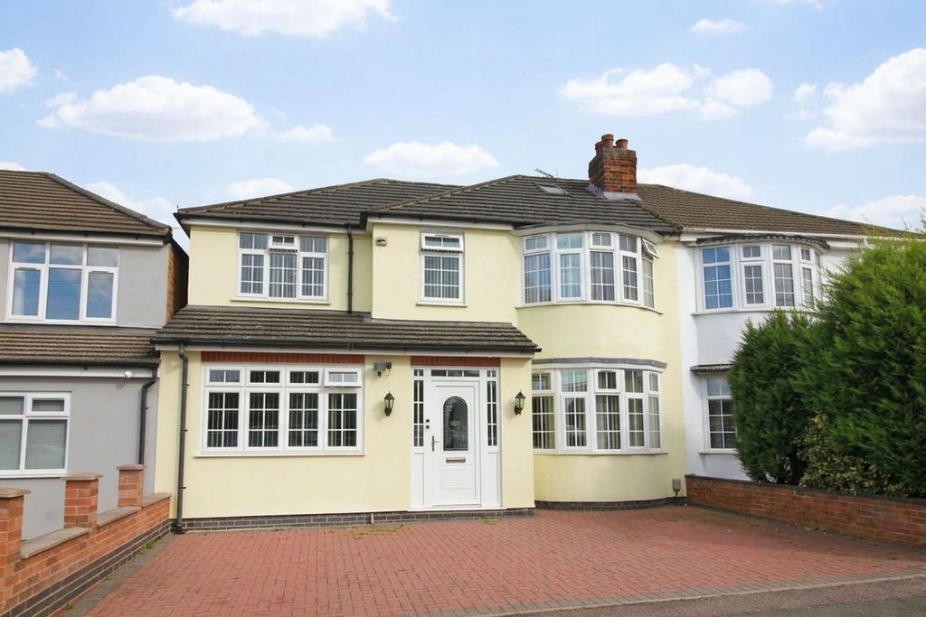 Property photo 1 of 35