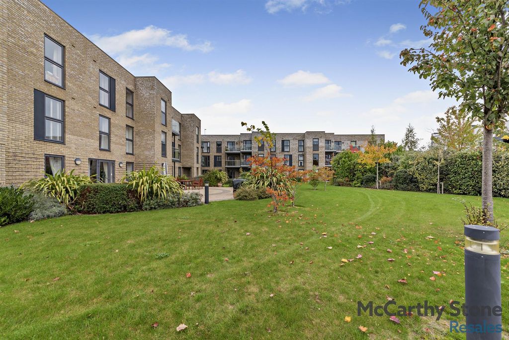 Property photo 3 of 14 8666747-Exterior03-800.Jpg