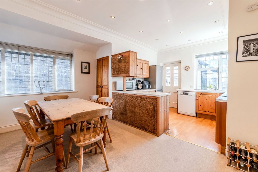 Property photo 3 of 17 Picture No. 06