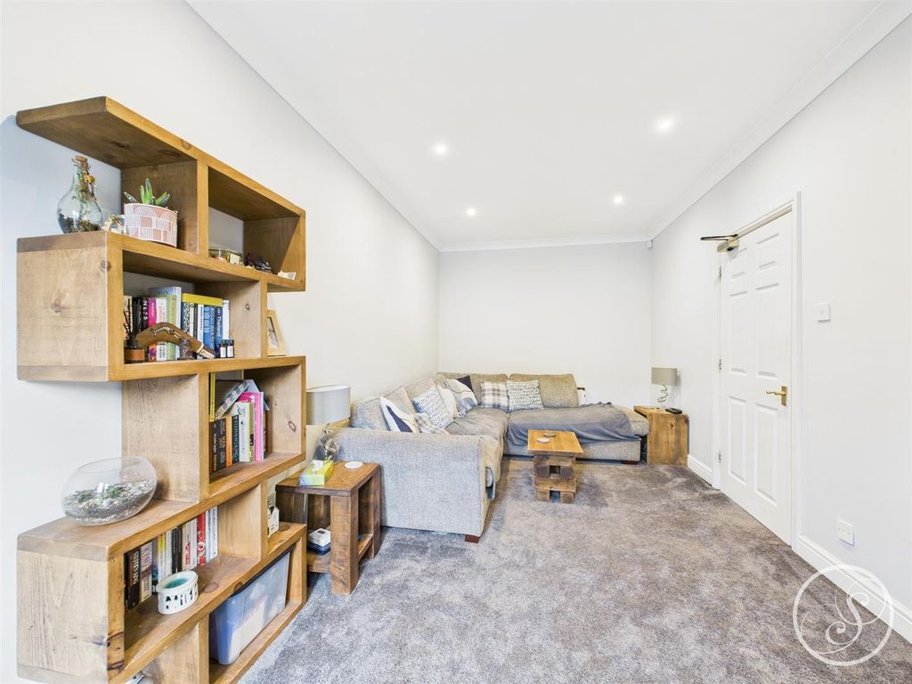 Property photo 2 of 17 Living Room