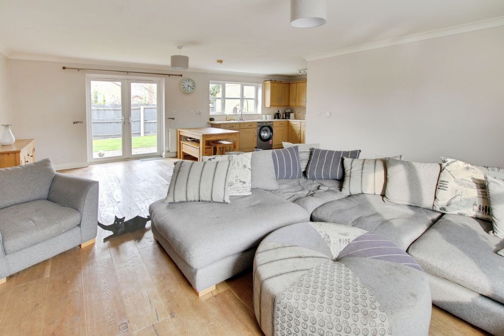 Property photo 3 of 15