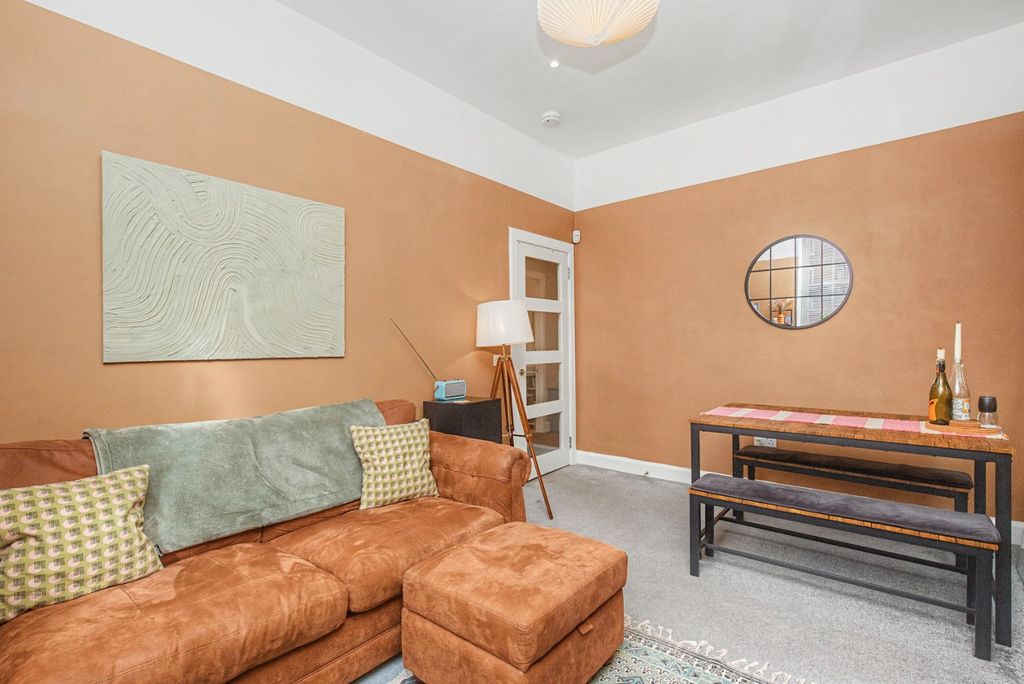 Property photo 3 of 12 4868504