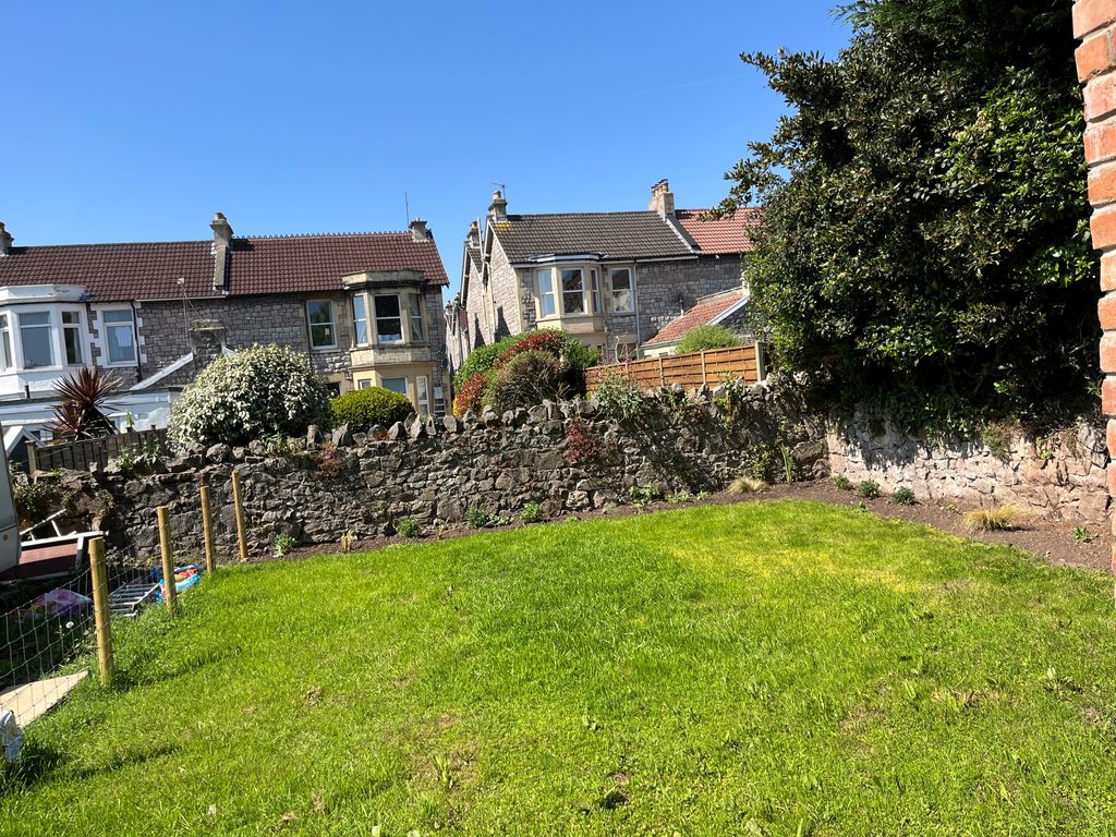 Property photo 2 of 24 8