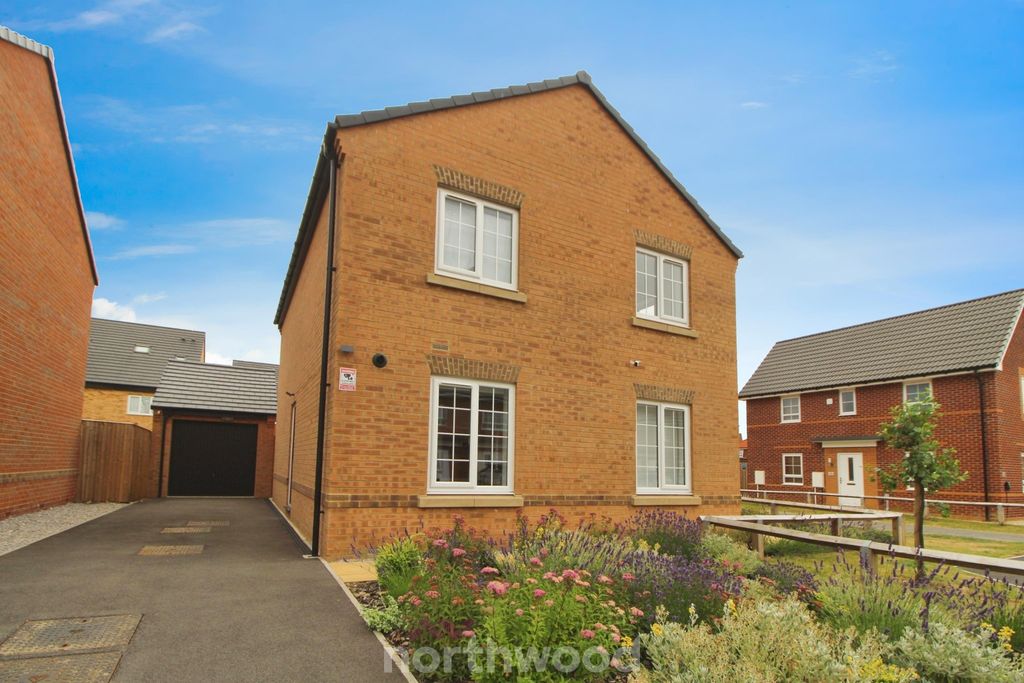 Property photo 1 of 32