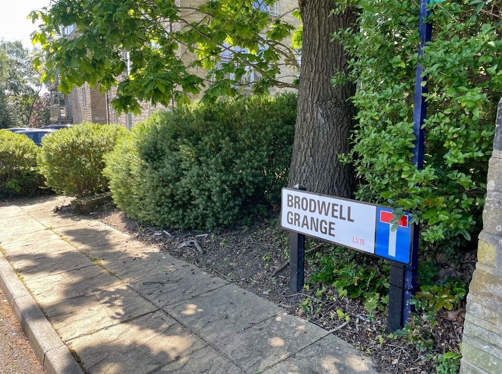 Property photo 2 of 13 Picture No. 14