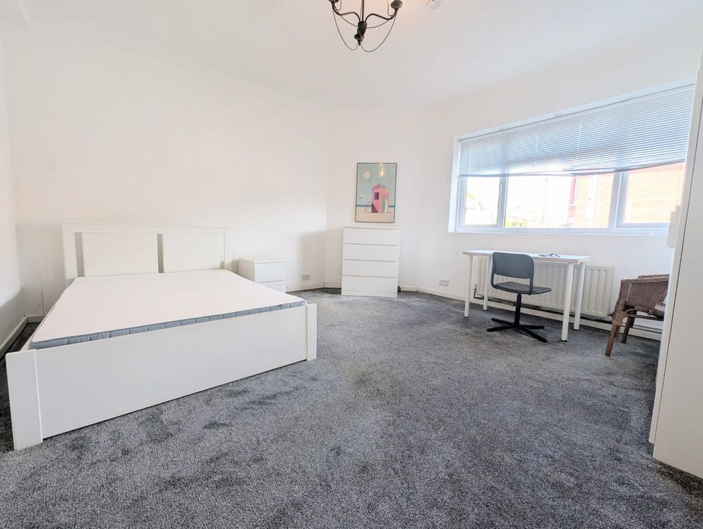 Property photo 1 of 3