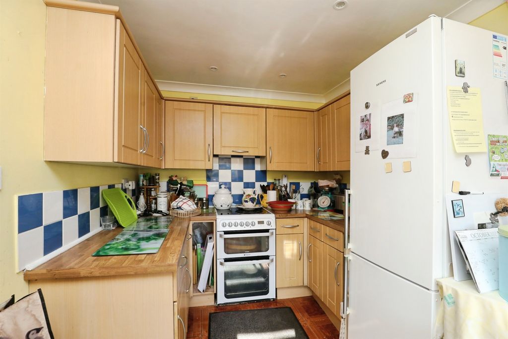 Property photo 3 of 12