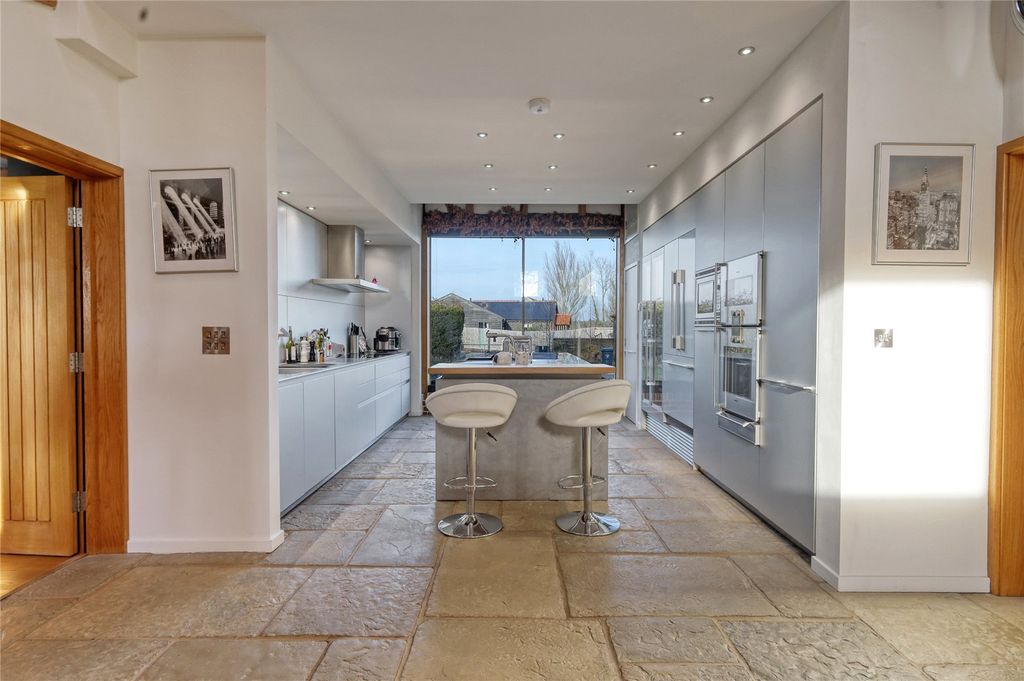 Property photo 2 of 22 Kitchen
