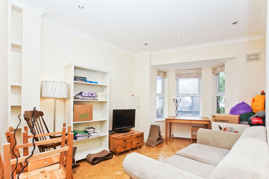 Property photo 2 of 11