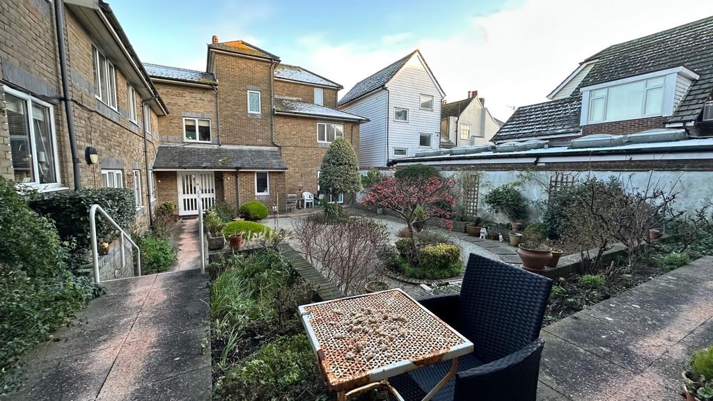 Property photo 2 of 16