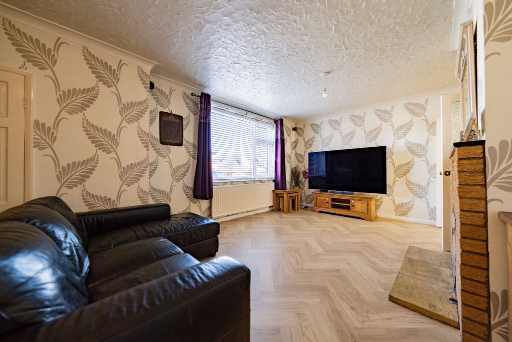 Property photo 3 of 31 Dsc00385