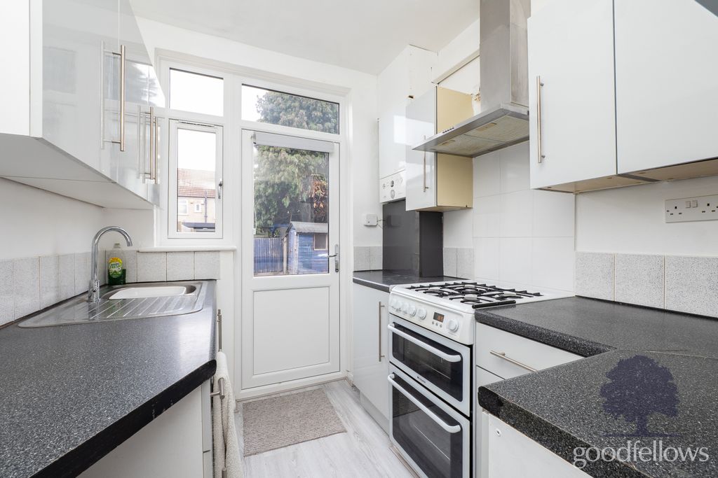 Property photo 1 of 16 Picture No. 24