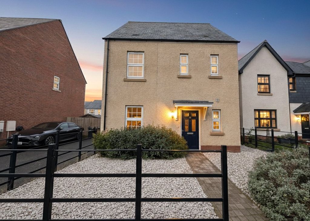 Property photo 1 of 16 Front Aspect