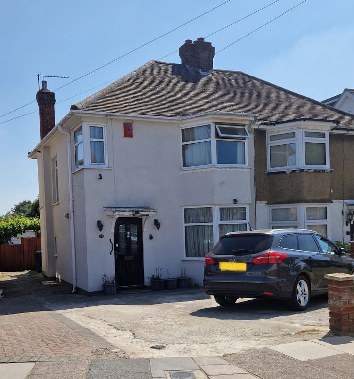 Property photo 1 of 5 Spacious 3-Bedroom Semi-Detached Home With Conservatory