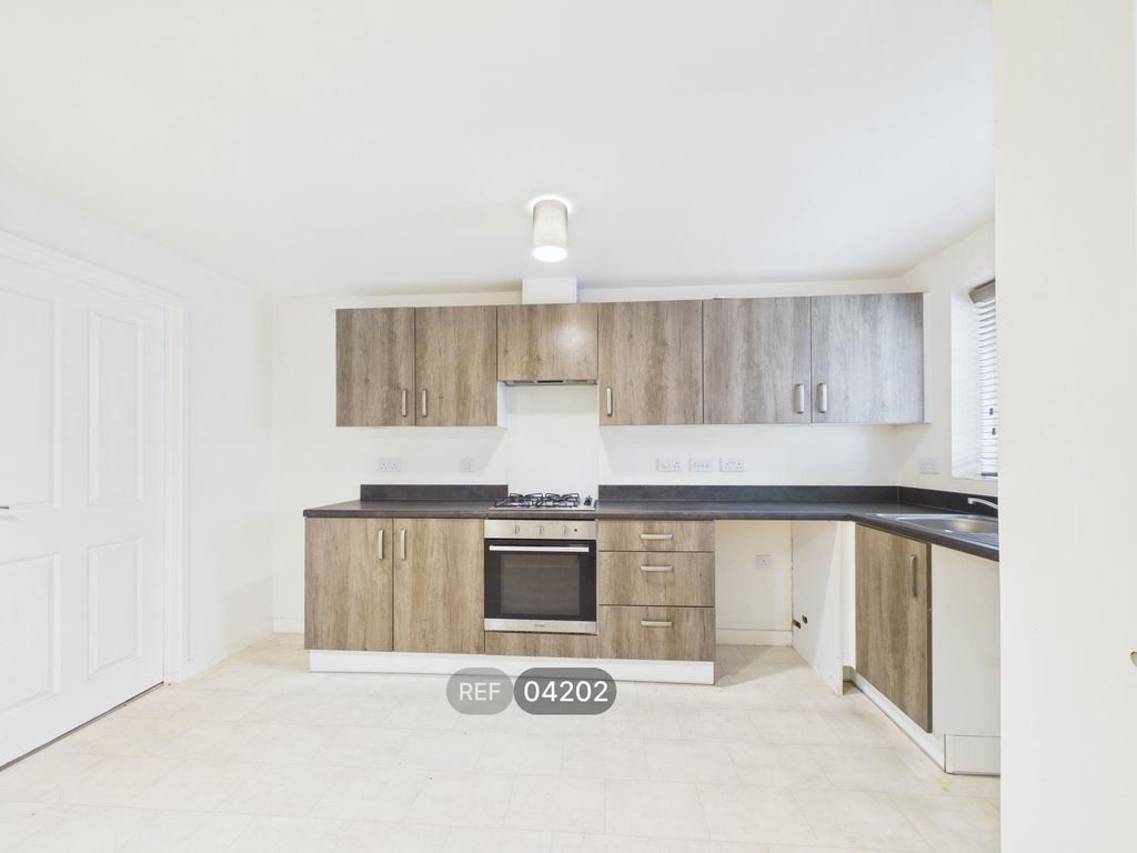 Property photo 2 of 31 Kitchen