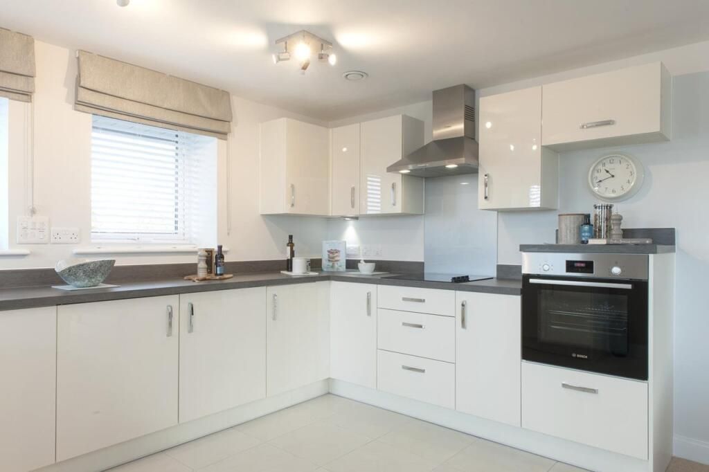 Additional image 5 of 2 bed flat for saleHaslemere Road, Liphook GU30