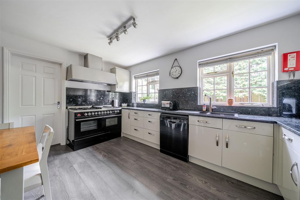 Property photo 3 of 41 1456483-20-69Fdee4Fcbeb4.Jpg