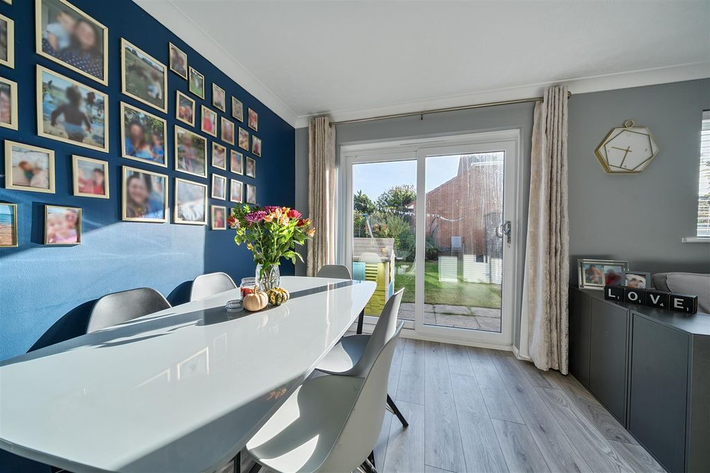 Property photo 3 of 18 1373716-4-690349B342F0B.Jpg