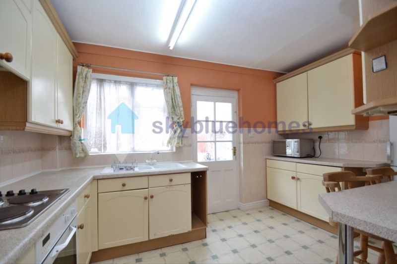 Property photo 1 of 9 Photo 9