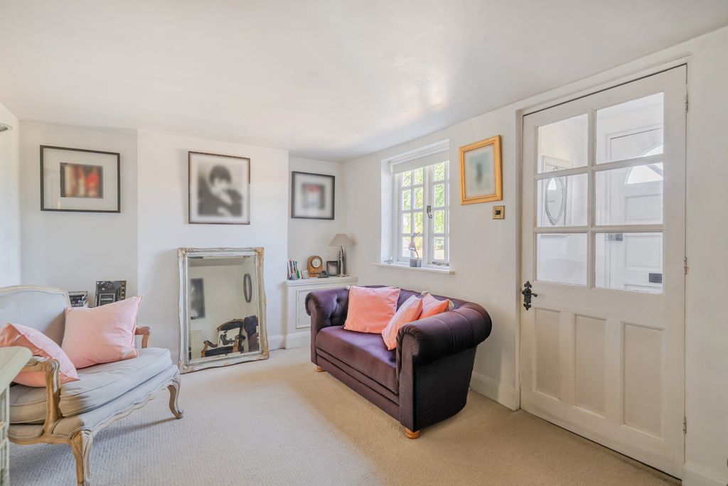 Property photo 2 of 17 Sitting Room