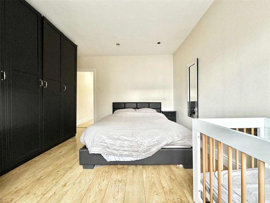 Property photo 2 of 18 Bedroom One