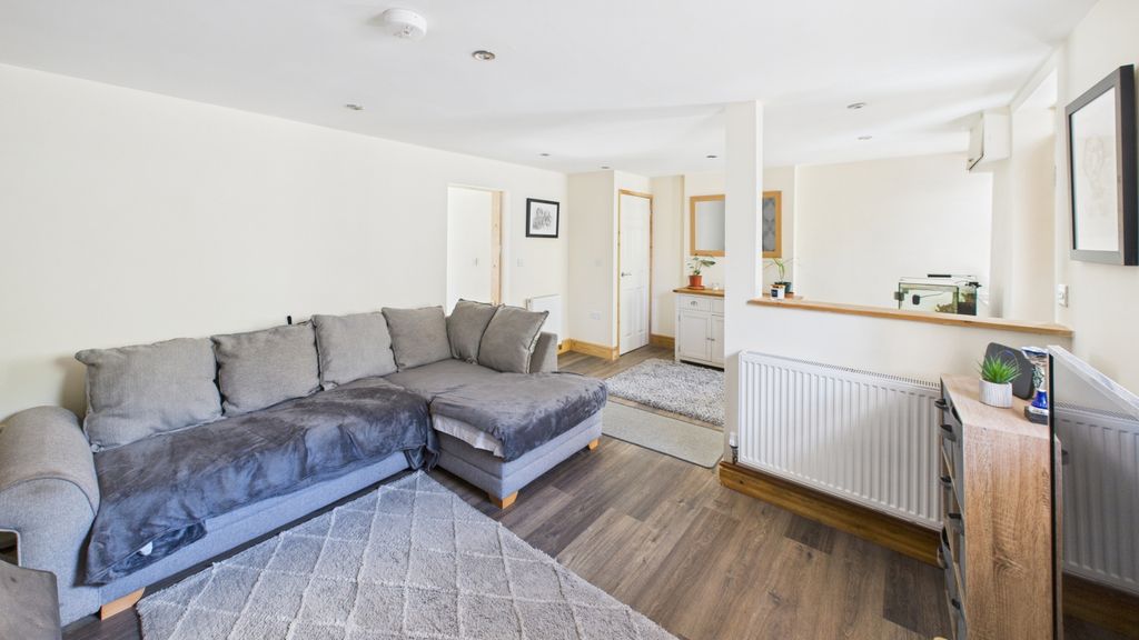 Property photo 3 of 14 Gallery