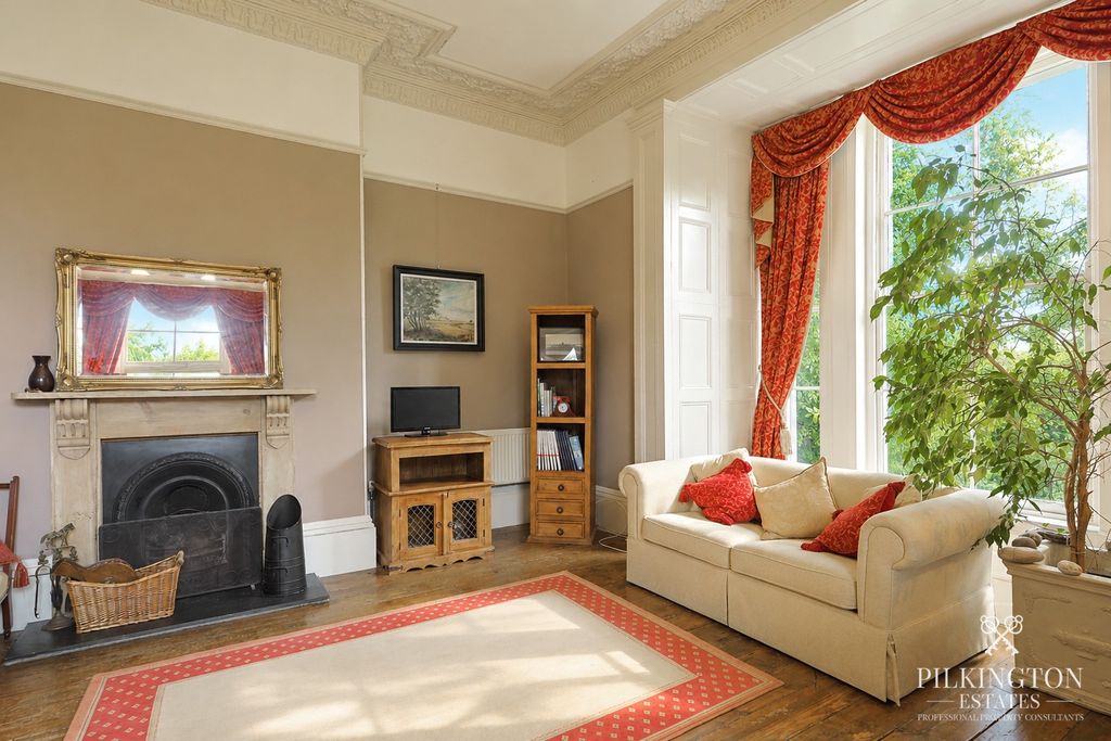 Property photo 3 of 27 5070684
