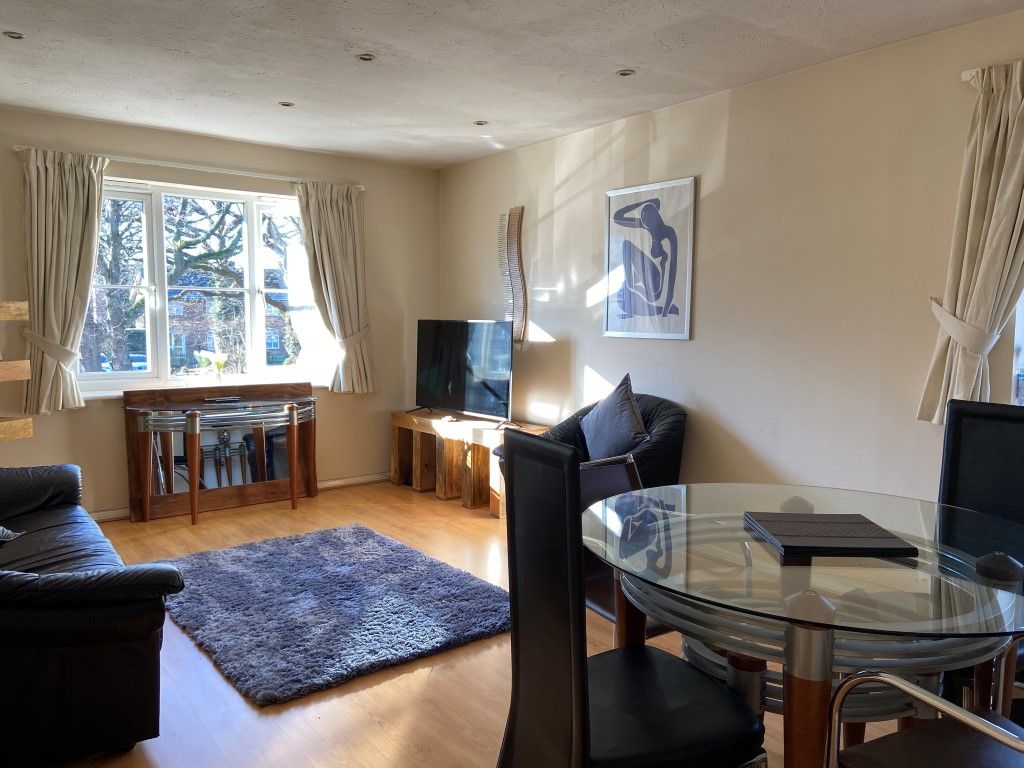 Property photo 1 of 6 A Superb Top Floor Apartment, Which Is Probably One Of The Largest One Bedroom Apartments In The Local Area.