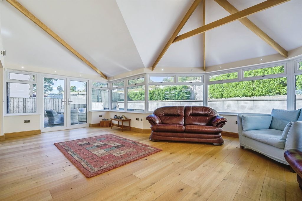 Property photo 2 of 31