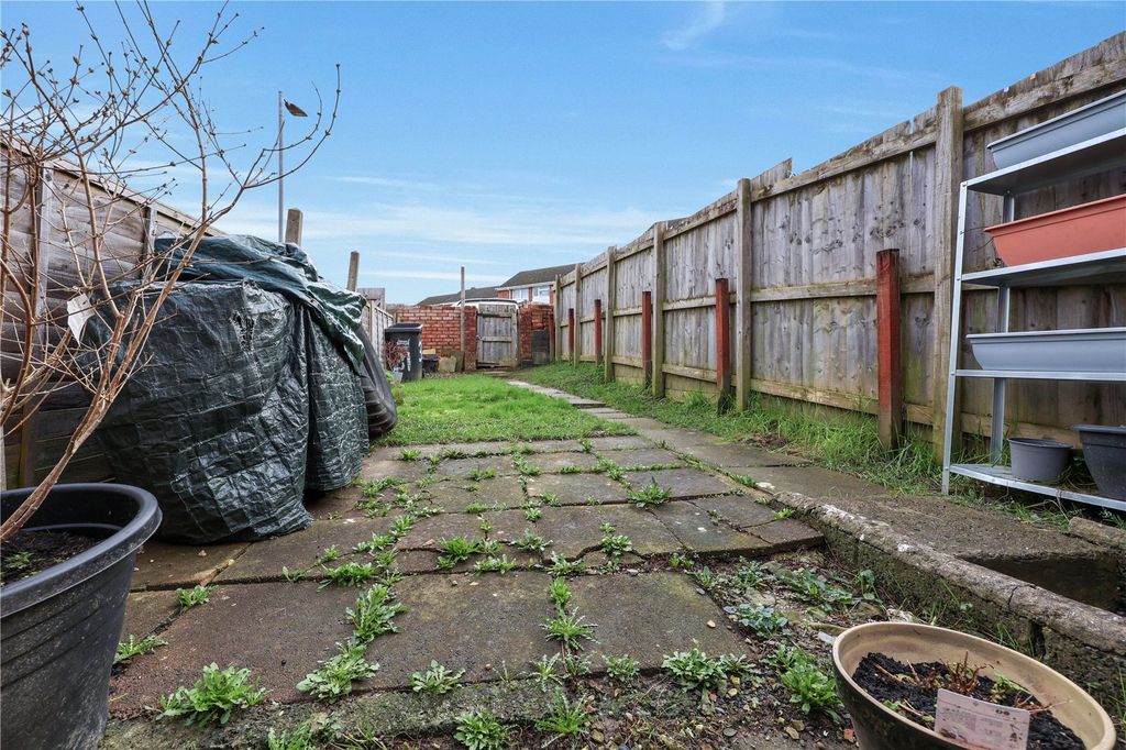 Property photo 2 of 14 Picture No. 12