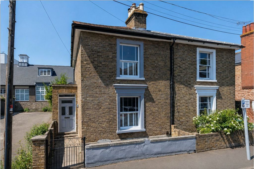 Property photo 1 of 16 St. Johns Road, Hampton Wick