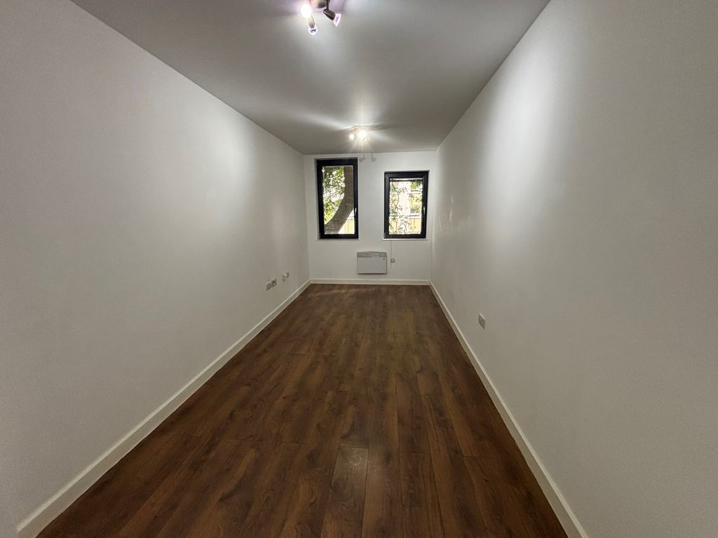 Property photo 3 of 7 Lounge
