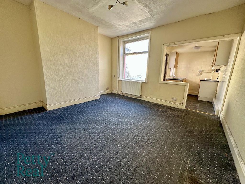 Property photo 3 of 10 244C87D2-C674-4319-9C3B-Ff45E9F6Ab6D.Jpeg