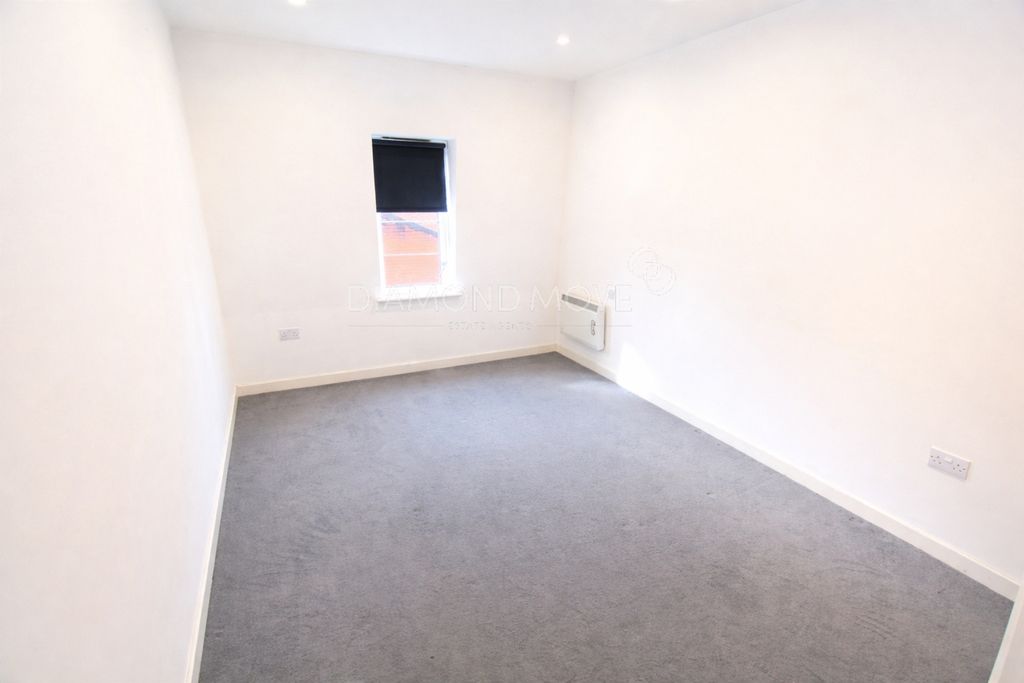 Property photo 3 of 6 Photo 2