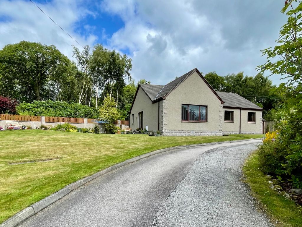Property photo 1 of 28