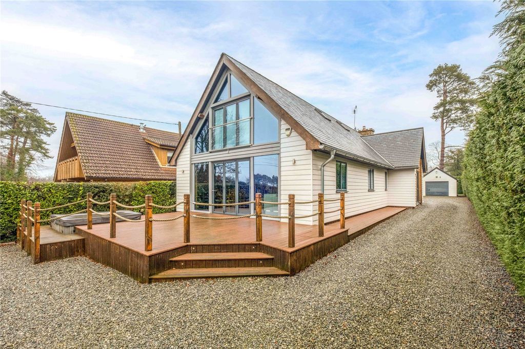 Property photo 1 of 25 Headley Barn