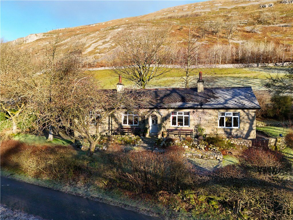 Property photo 1 of 28 External