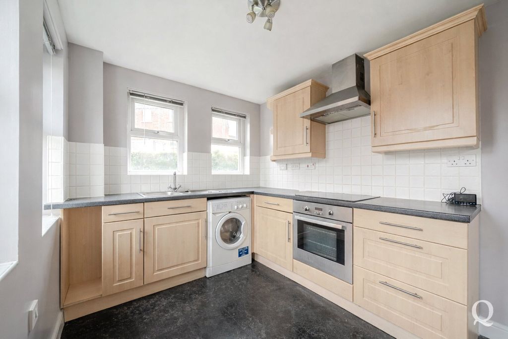 Property photo 2 of 16 Picture No. 19