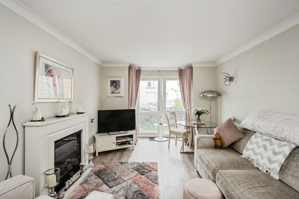 Property photo 2 of 17 Pbox-Img.Jpg