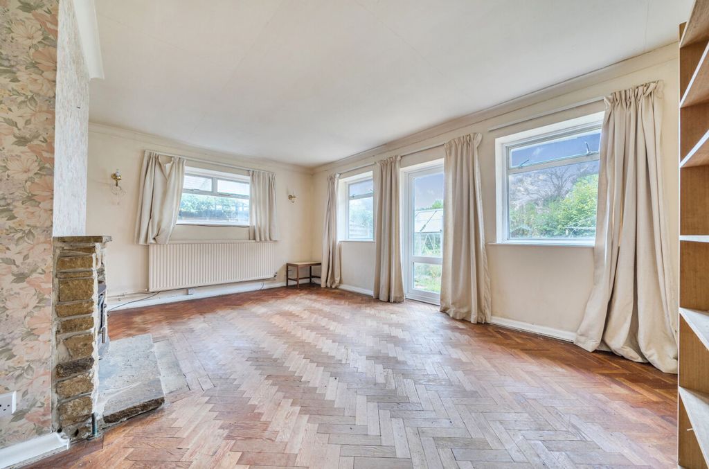 Property photo 3 of 16