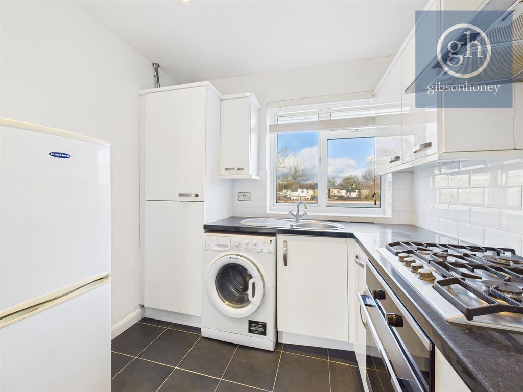 Property photo 2 of 9 Cam05080G0-Pr0256-Still014.Jpg