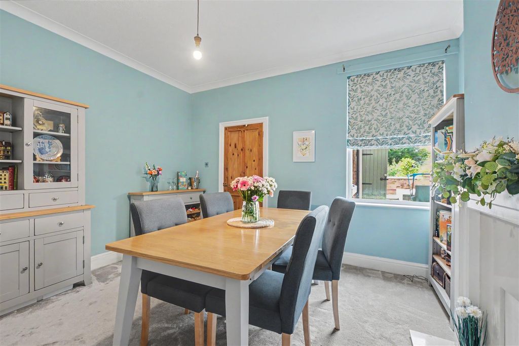 Property photo 3 of 18 Dining Room