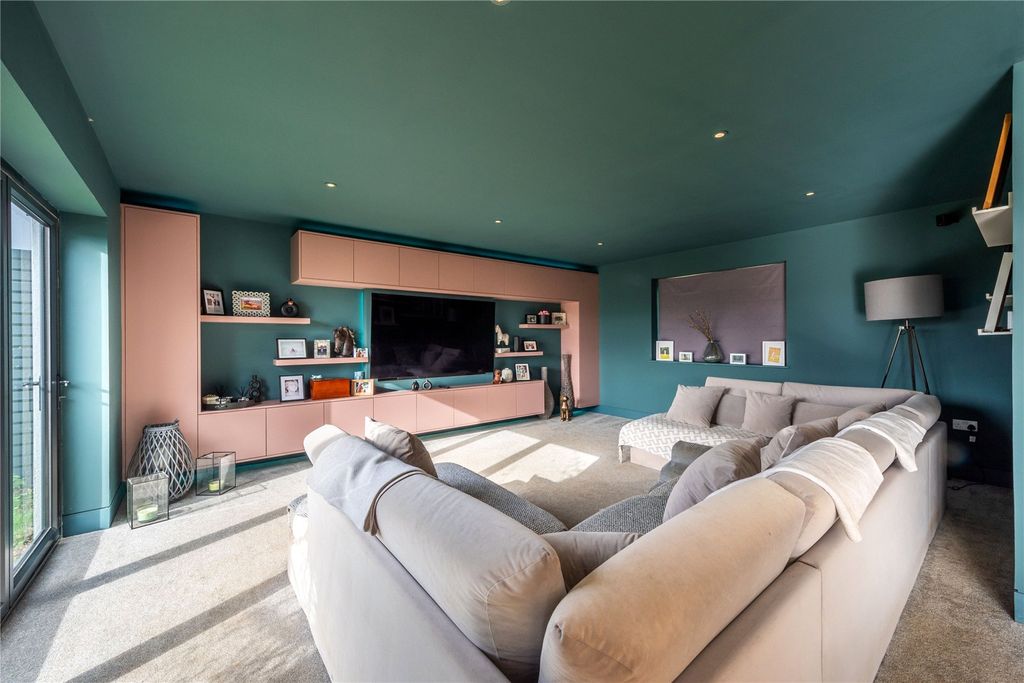 Property photo 3 of 20 Picture No. 04